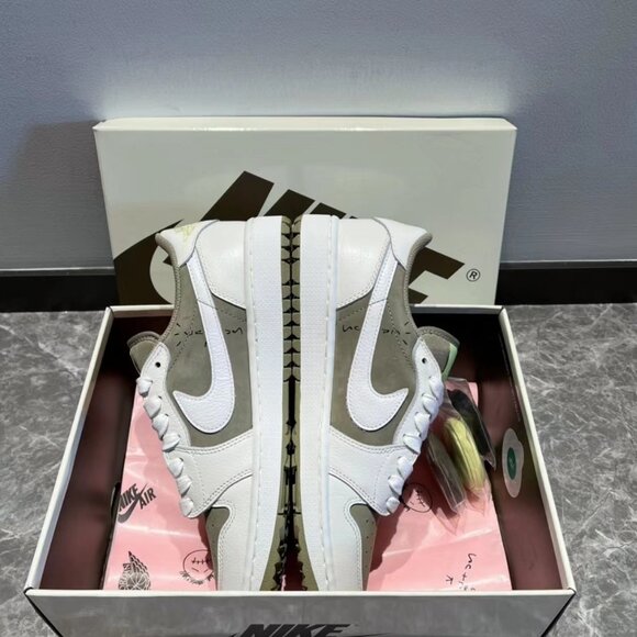 Jordan 1 Low Golf Travis Scott Neutral Olive New in Box - Picture 3 of 8